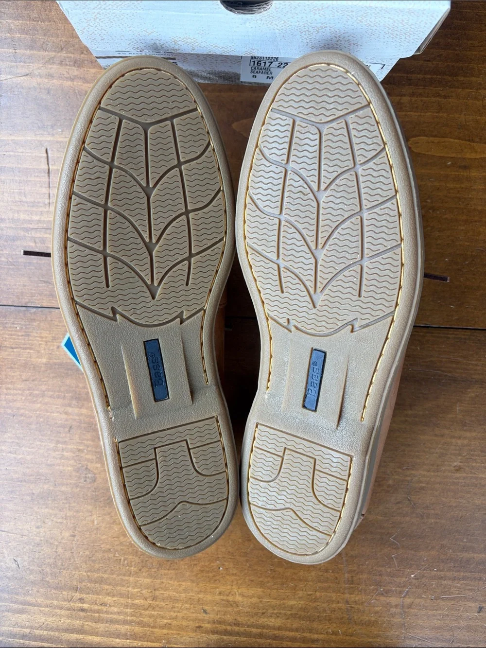 Bass Seafarer Caramel Boat Shoe Slip On Sz 9
